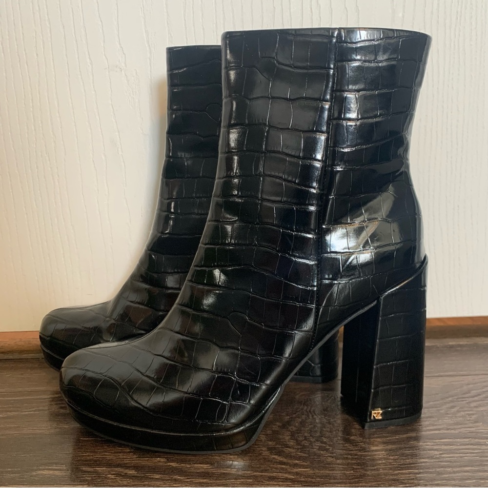Rachel Zoe Maya Croc Embossed Black Platform Heels Ankle Boots Size 9 NWOT